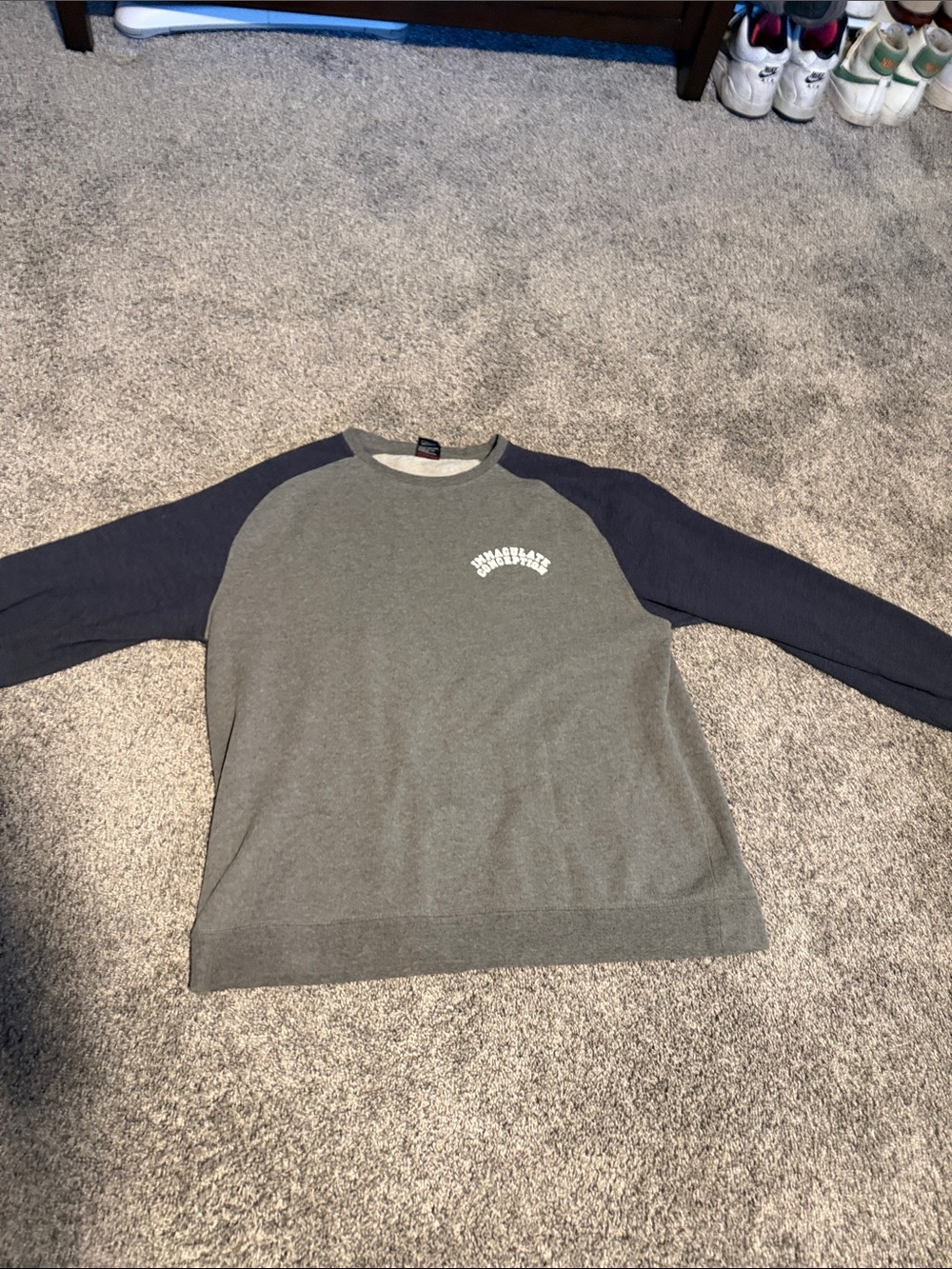 Comfort Colors Men's Two-Tone Crewneck Sweatshirt - Olive & Navy Sleeves